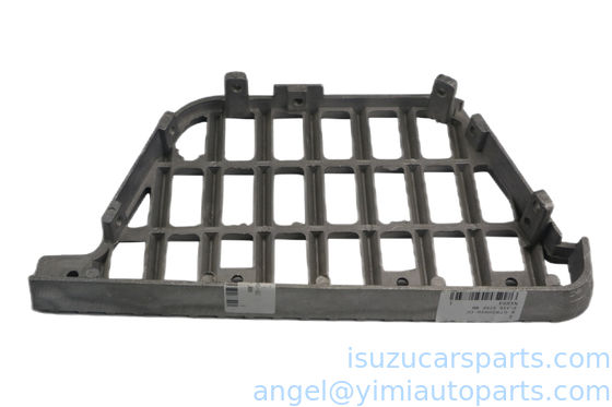 ISUZU NKR94 PLATTE STEP RH 8978599960 8978679680